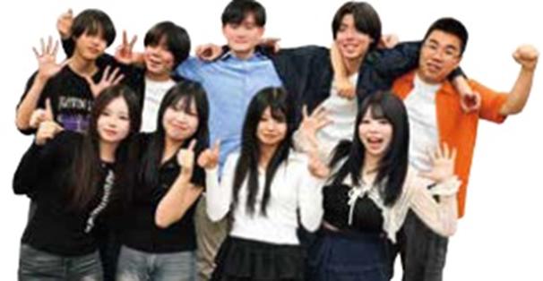 通信制だからって『一人で勉強する』ではありません。共通の趣味でつながるオンラインクラブを実施しています。スクーリング時に顔を合わせて仲間との時間を楽しめます。